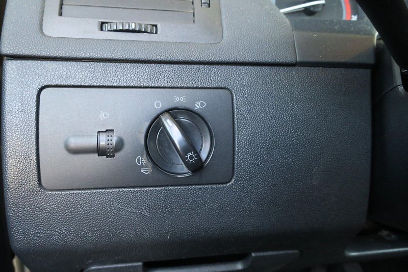 Škoda Fabia (2005) 1,2 47 kW Klima ČR STK do 7/28 - fotka 10 z 33