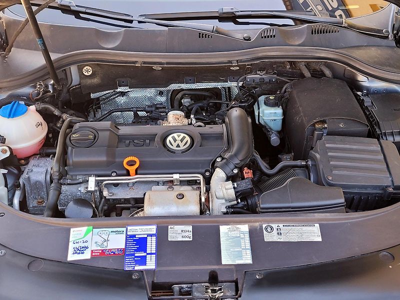 Volkswagen Passat TSi HIGHLINE,málo najeto  - fotka 7 z 51