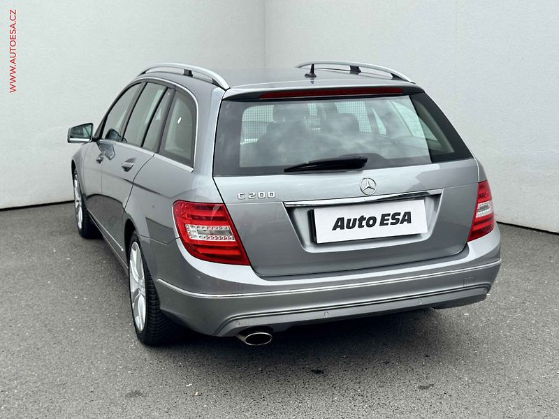 Mercedes-Benz Třídy C (2013) 1.8CGi C200, Avantgarde - fotka 6 z 16