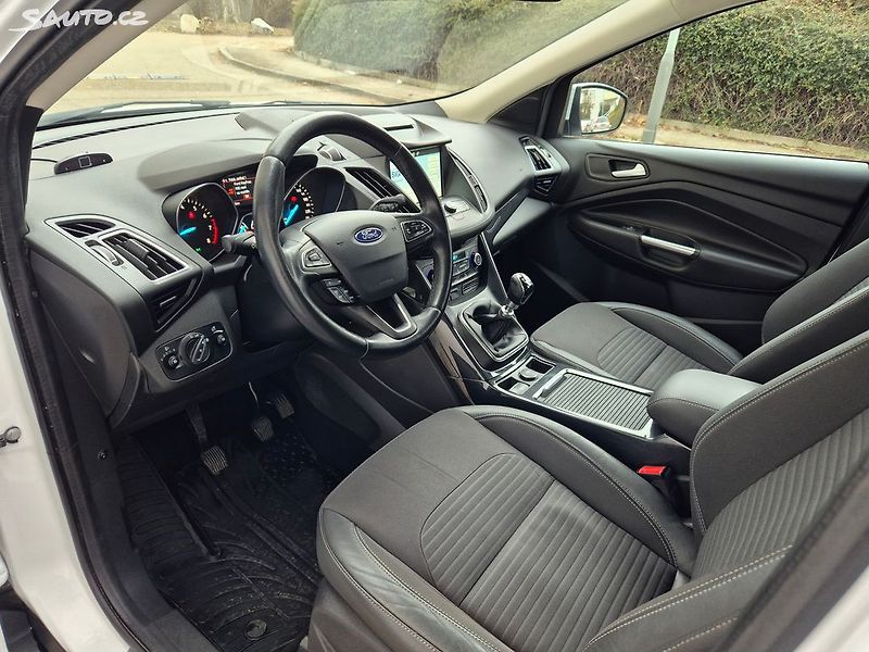 Ford Kuga (2017) 1.5i 110kw Nové ČR - fotka 19 z 30