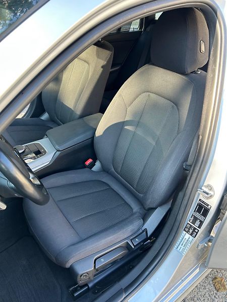 BMW Řada 3 (2020) 320d Xdrive - CZ - DPH - fotka 8 z 16