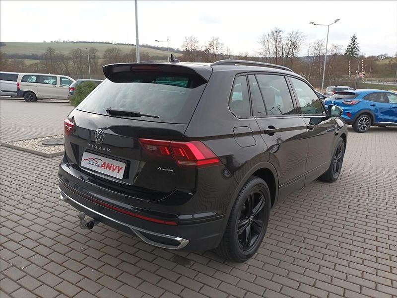 Volkswagen Tiguan 2,0 TDI,147KW,URBAN SPORT,4X4 - fotka 5 z 48
