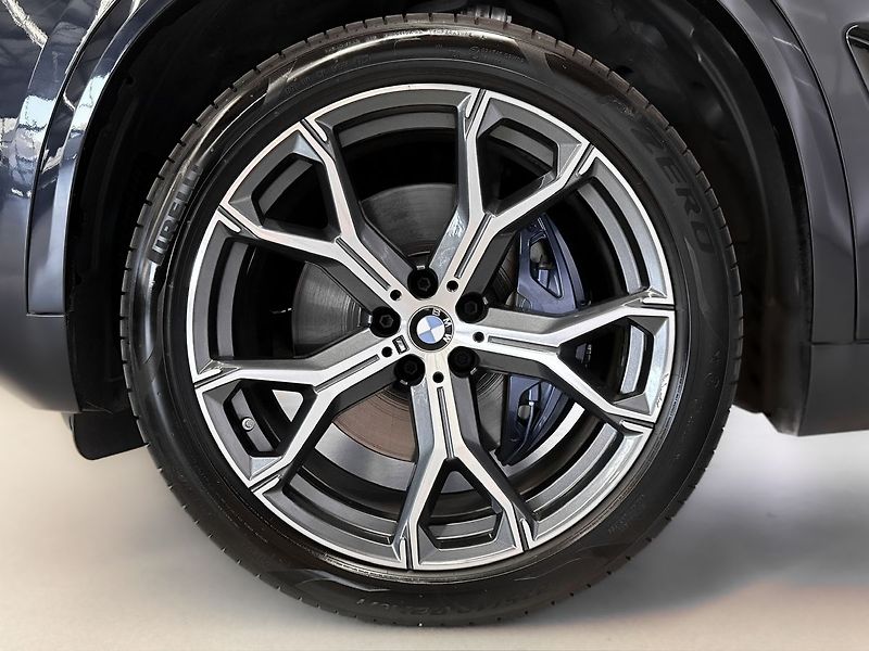 BMW X5 30d xDrive M-SPORT, VZDUCH, PA - fotka 9 z 40