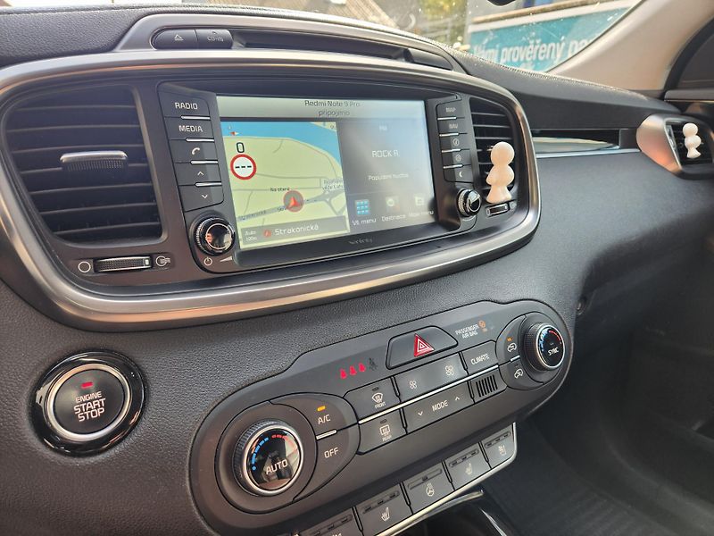 Kia Sorento (2018) 2.2-PREMIUM-PANORAMA-KŮŽE - fotka 13 z 15