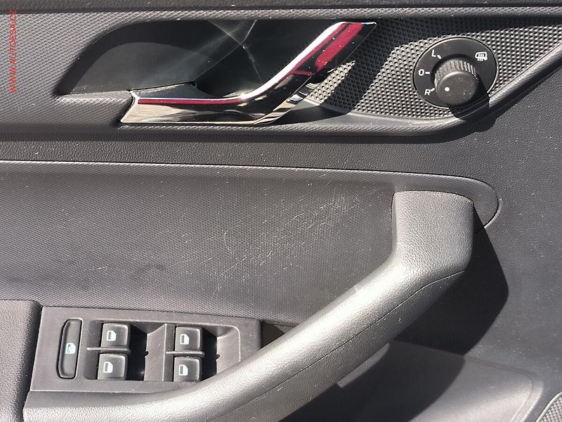 Škoda Rapid (2015) 1.2 TSi, Ambition, navi, TZ - fotka 15 z 17