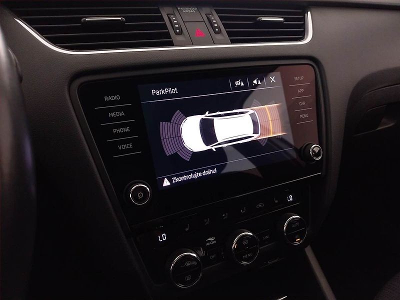 Škoda Octavia (2019) Style 2.0 TSI, 4X4, Automat - fotka 32 z 32