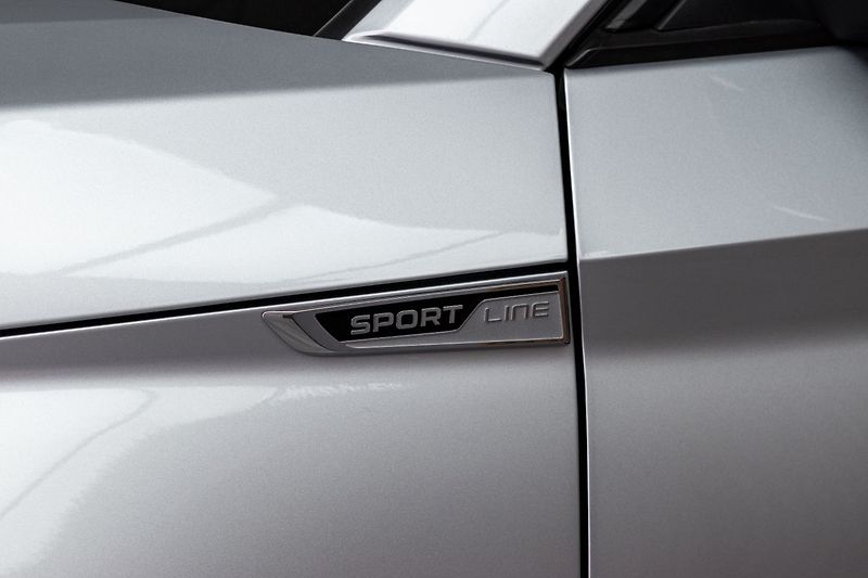 Škoda Kodiaq 2.0 TDI 4x4*SPORTLINE*TAŽNÉ*ČR - fotka 42 z 48