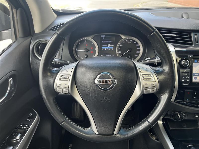 Nissan Navara 2,3 dCi  Tekna NP300 AT - fotka 13 z 39