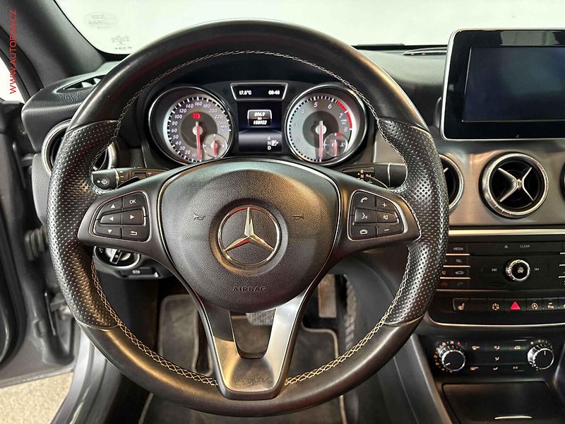 Mercedes-Benz CLA (2015) 1.6T 200, AT, bixen, navi - fotka 16 z 16