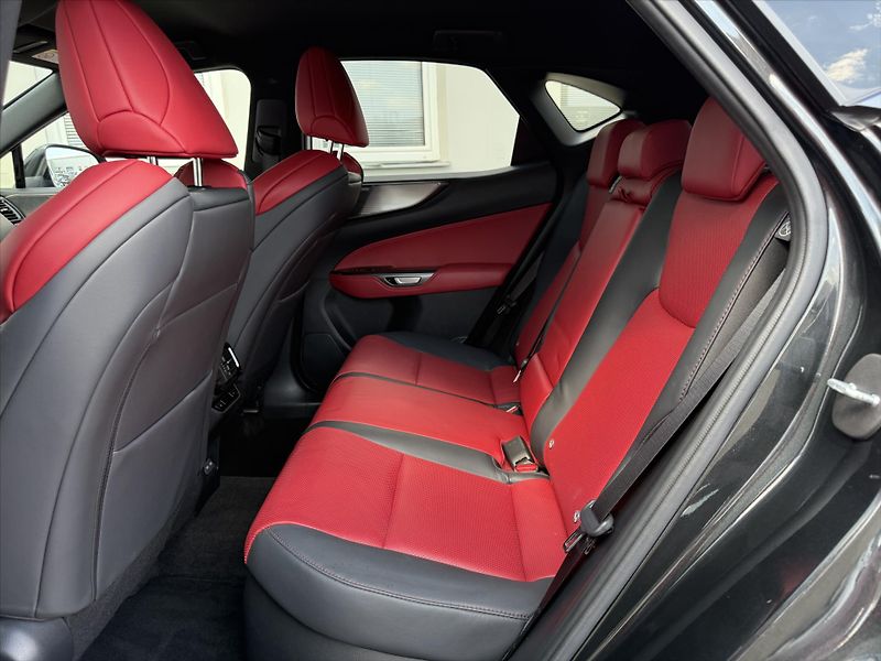 Lexus NX 350h 2,5 F-sport TOP, 4x4 - fotka 10 z 28