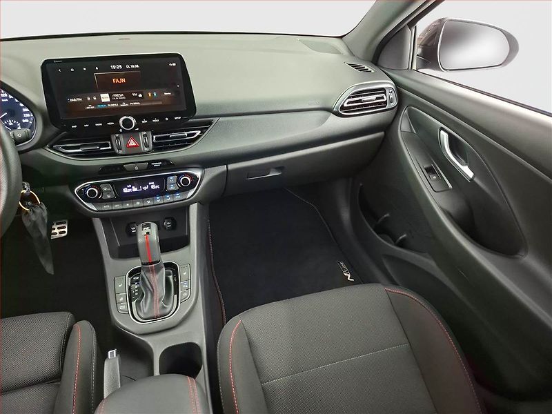 Hyundai i30 (2023) N-Line 1.5 T-GDI MHEV - fotka 8 z 17