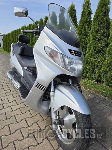 Suzuki Burgman 400 (2001) - fotka 3 z 9