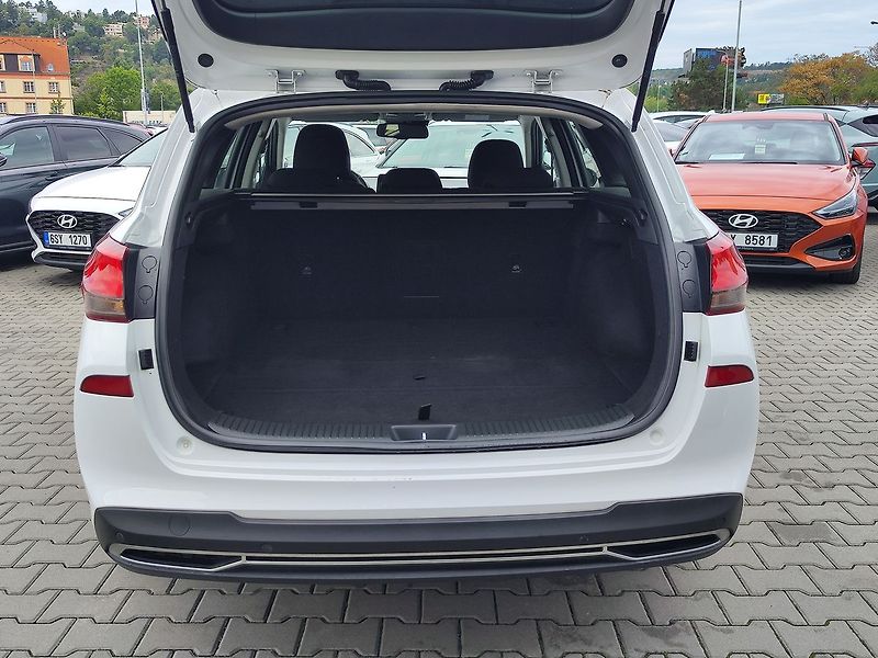 Hyundai i30 1.5 T-GDI/117kW Smart Navi - fotka 9 z 34