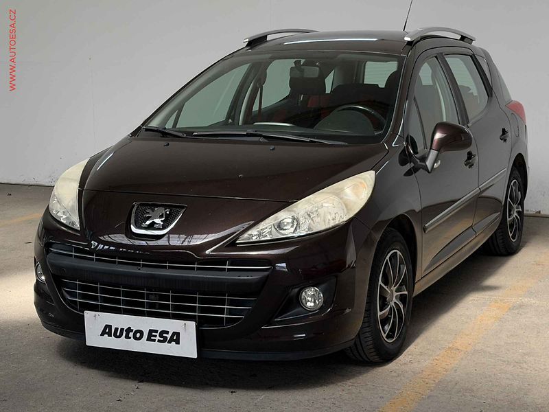 Peugeot 207 (2011) 1.4i, 1.maj,ČR, AC, TZ - fotka 3 z 16