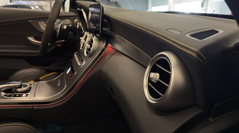 Mercedes-Benz Třídy C 63S AMG V8 Cab Final Edition - fotka 20 z 34