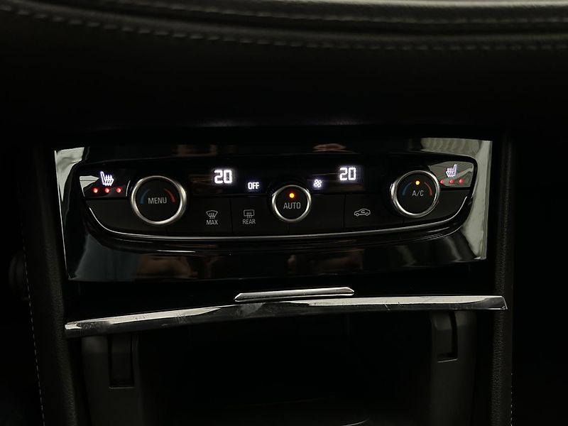Opel Grandland 1.2 TURBO Edition - fotka 18 z 33