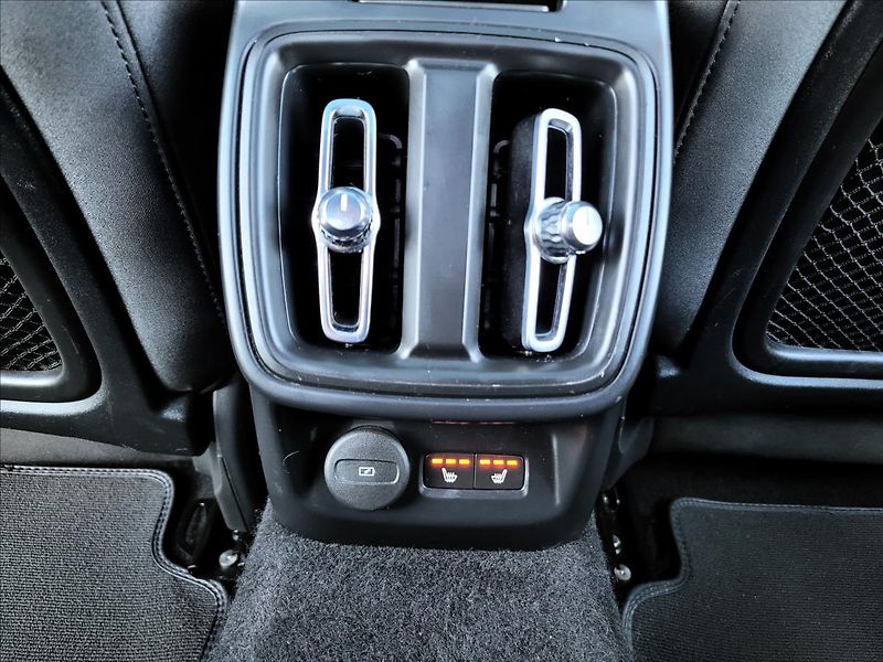 Polestar 2 0,0 Rezervace!300kw,AWD,matrix - fotka 40 z 49
