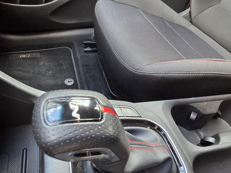 Hyundai i30 1.5-N-LINE-TOP STAV-AUTOMAT - fotka 10 z 21