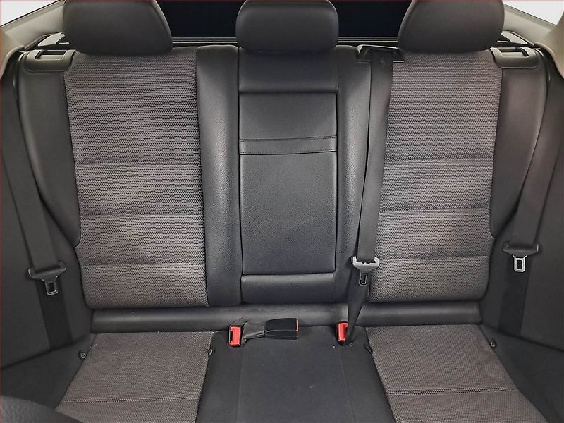 Mercedes-Benz Třídy C (2013) C 250 CDI 4MATIC, 4X4 - fotka 10 z 23