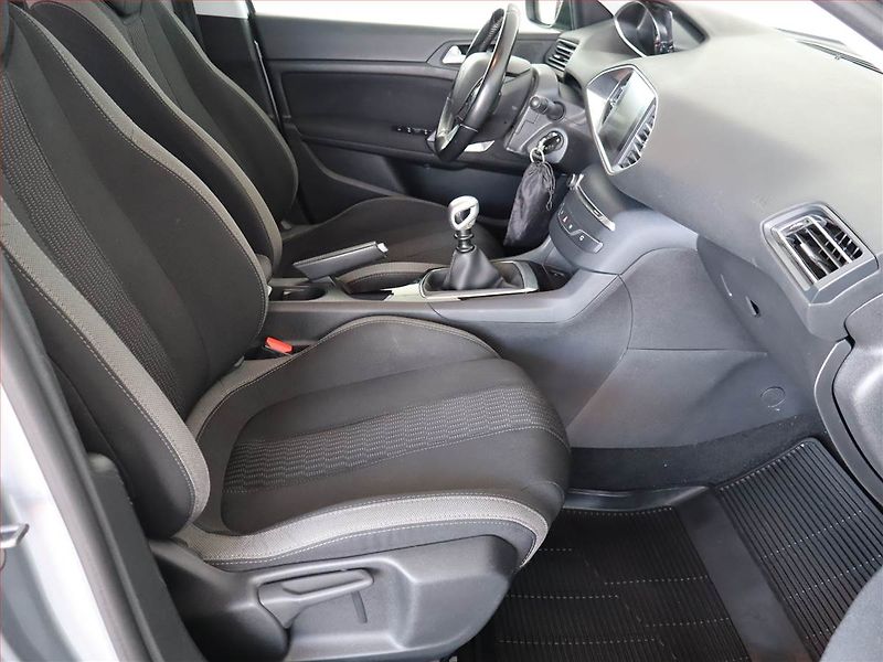 Peugeot 308 (2016) 1.6 BlueHDi, Serv.kniha - fotka 9 z 17