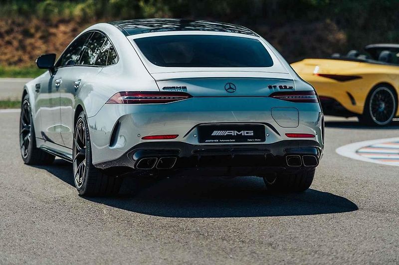 AMG SL je dnes poměrně univerzálním autem