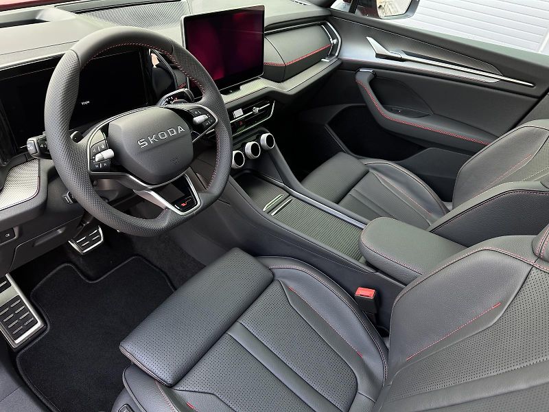 Škoda Kodiaq RS 2.0TSi DSG 4x4 265PS Matrix - fotka 12 z 51