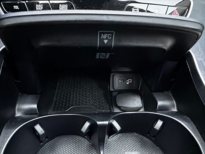 Mercedes-Benz Třídy E 2,0 220D 143kW - fotka 37 z 44