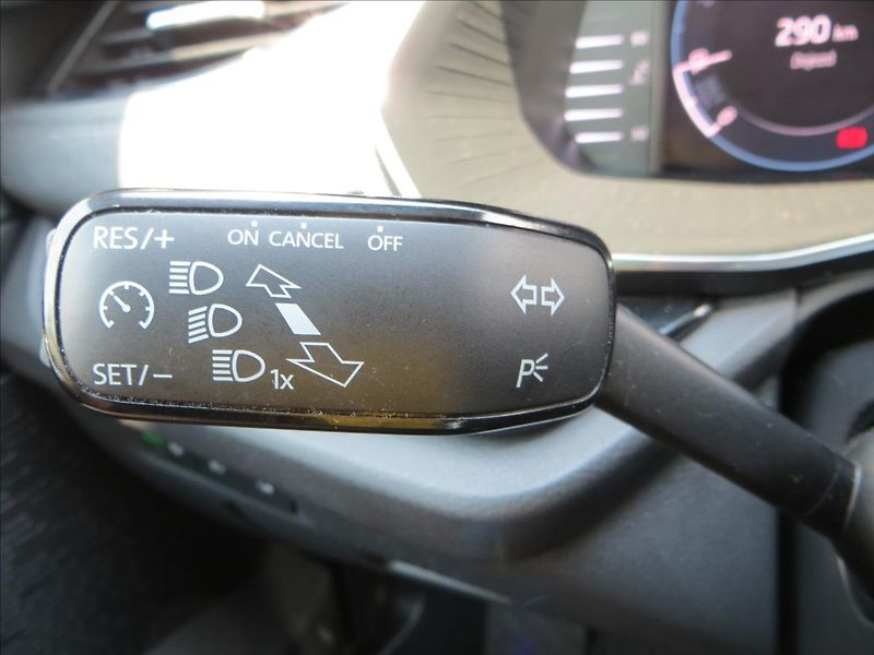 Škoda Octavia 2,0 TDI Style ČR - fotka 19 z 26