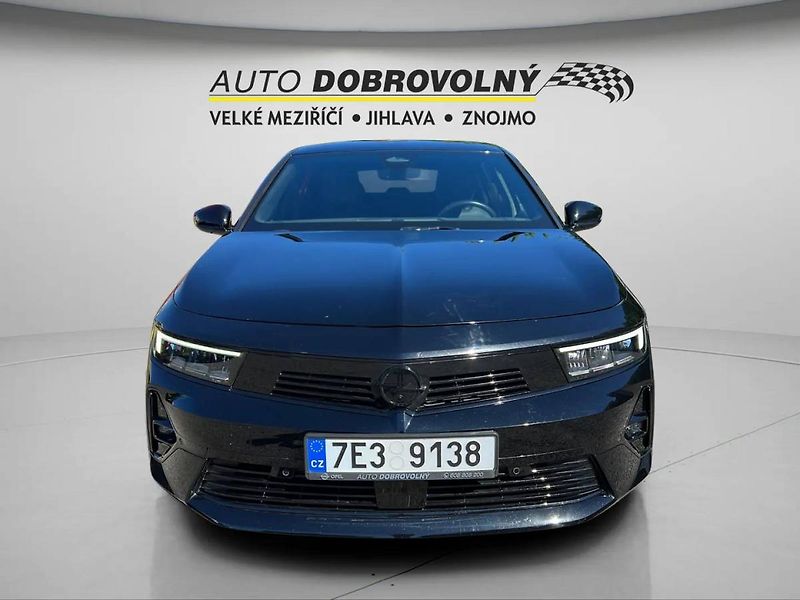 Opel Astra Sports Tourer GS BlueHDi 96kW - fotka 12 z 39