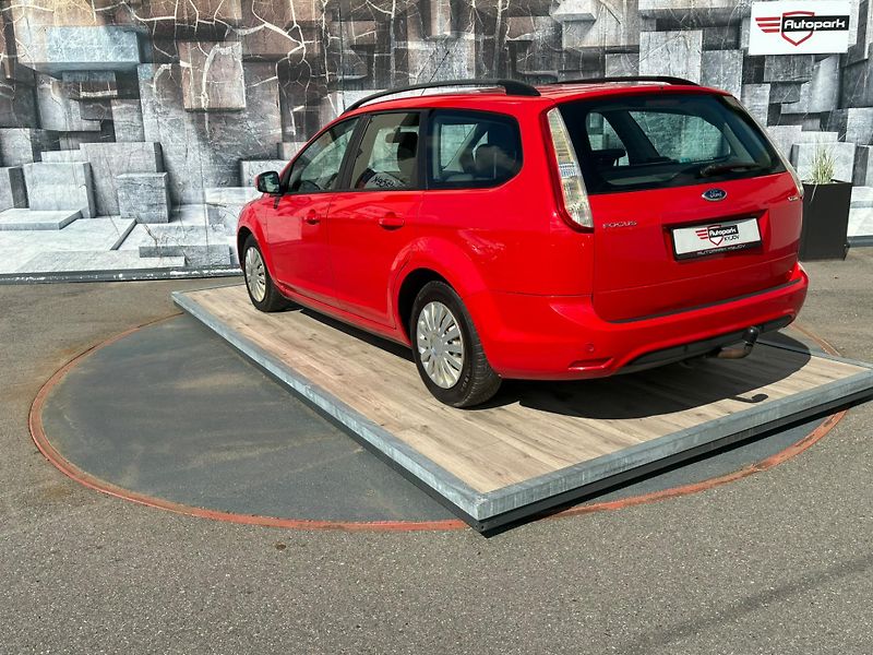 Ford Focus (2010) 1.6TDCi, 66KW, VYHŘ. SEDADLA - fotka 8 z 22