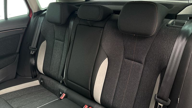 Škoda Kamiq 1.0 TSI Style - fotka 16 z 27