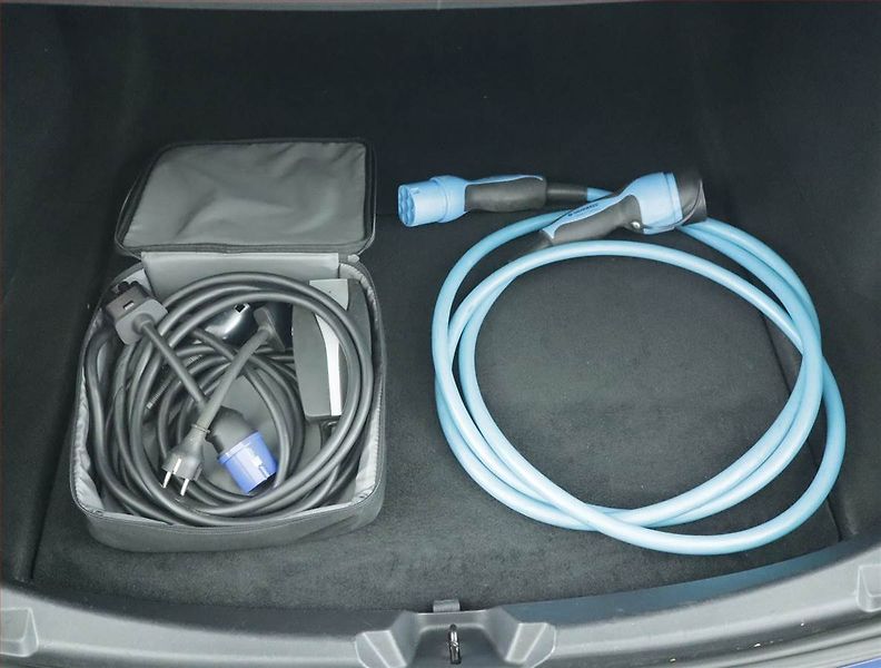 Tesla Model 3 (2019) Long Range 4WD 78kWh, SoH 84% - fotka 23 z 23