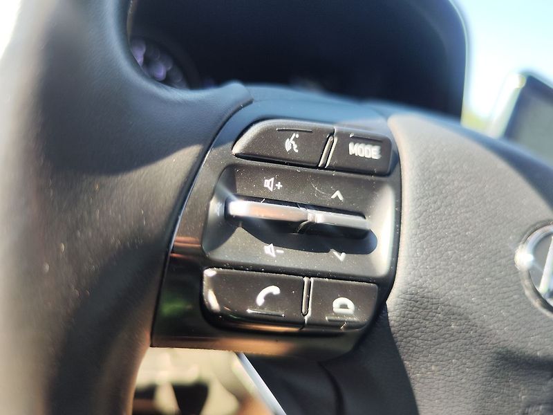 Hyundai i30 1.5 T-GDI/117kW Smart Navi - fotka 26 z 34