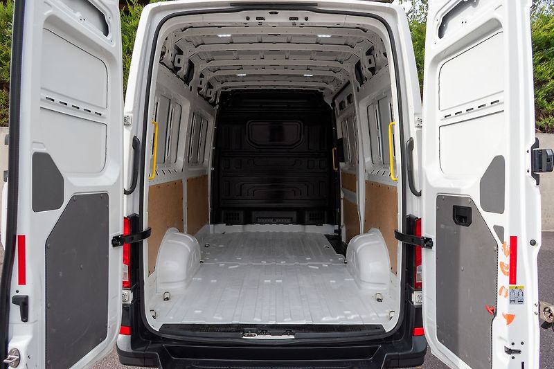 Volkswagen Crafter 2.0 TDI L2H2*DPH*40t.KM* - fotka 26 z 28