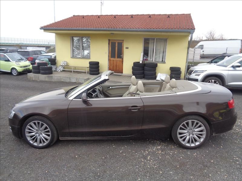 Audi A5 2,0 - fotka 19 z 20
