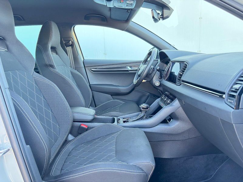 Škoda Karoq (2025) DSG 1.5 TSI / 110kW / SPORTLIN - fotka 10 z 35