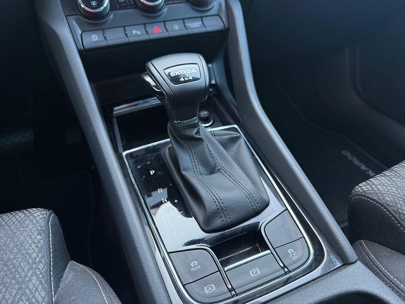 Škoda Karoq Style 2.0TDI 110kw DSG 4x4 - fotka 18 z 22