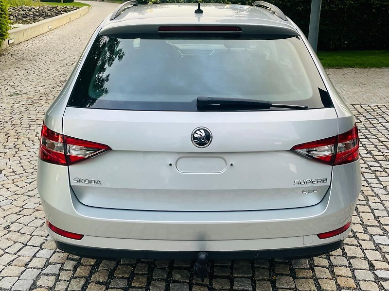 Škoda Superb 1.4TSI 4x4 MANUÁL VÝHŘEV TAŽNÉ - fotka 12 z 45