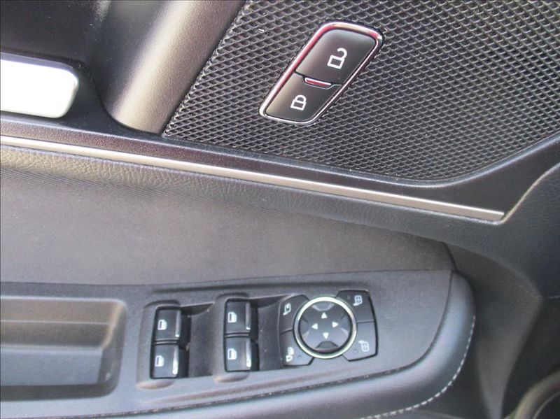 Ford S-MAX 2,0 TDCi, NAVI,serviska,tažné, - fotka 40 z 49