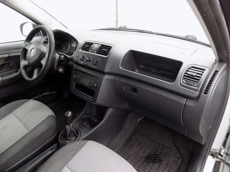 Škoda Fabia (2013) 1.2TSi/Klimatizace/ - fotka 15 z 29