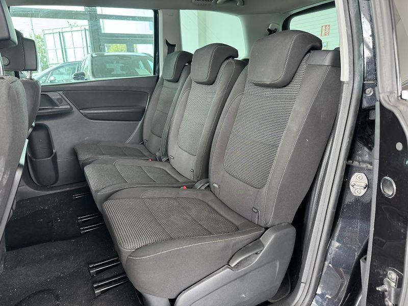Volkswagen Sharan (2017) 2,0TDi DSG 4x4 7.MÍST NAVI - fotka 11 z 16