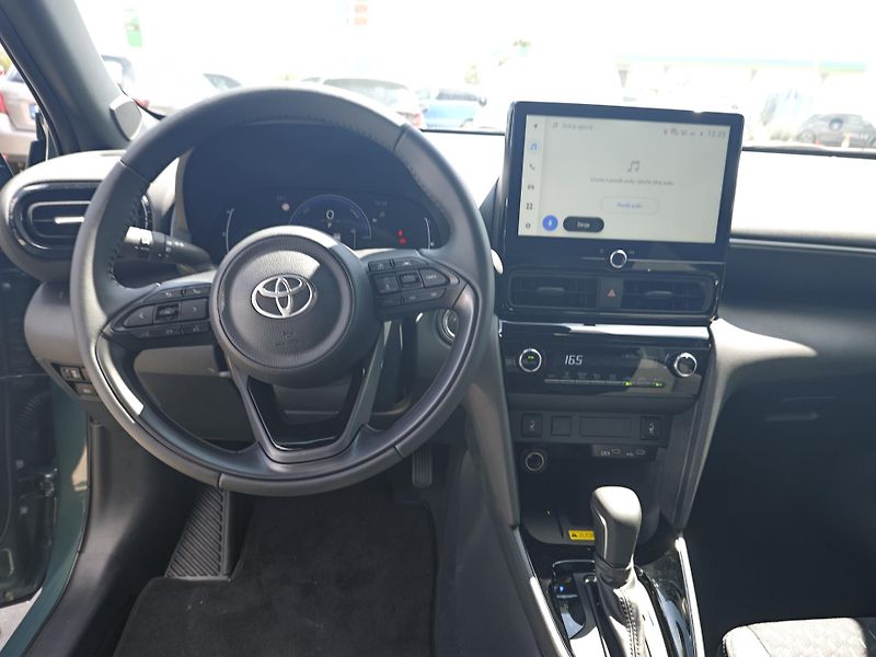 Toyota Yaris Cross (2025) 1.5 HEV 130 1 CVT (2x4) STYLE - fotka 12 z 14