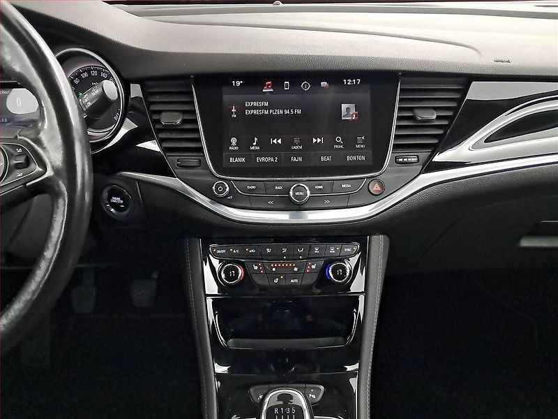 Opel Astra (2018) 1.6 CDTI, Navi, Tempomat - fotka 12 z 19