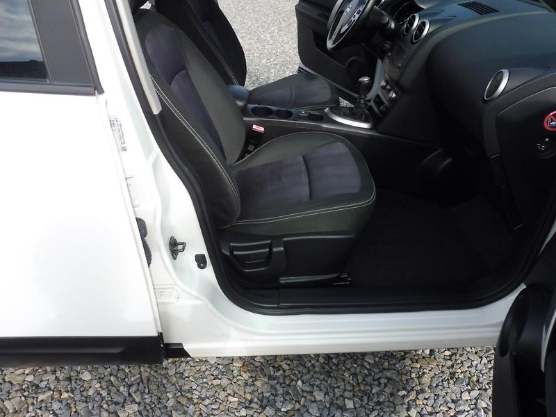 Nissan Qashqai 1.5DCi 110PS NAVI STK TOP STAV - fotka 157 z 189