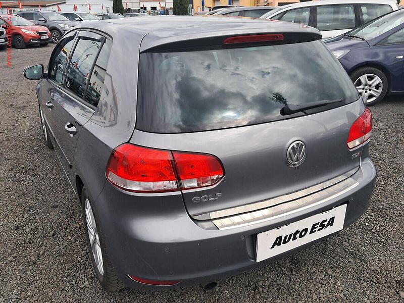 Volkswagen Golf (2011) 1.6TDI, Style - fotka 4 z 21