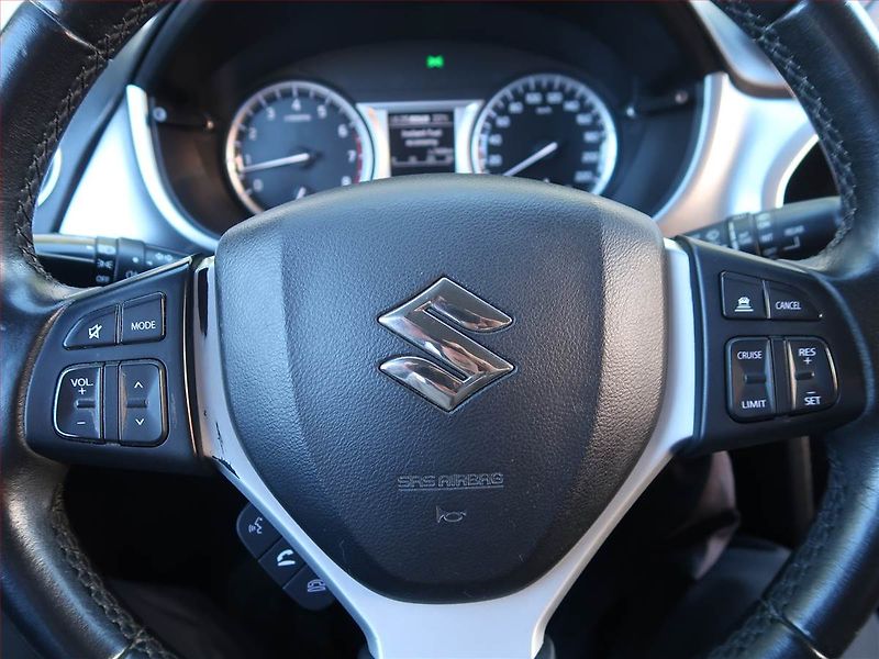 Suzuki Vitara (2017) 1.6 VVT, 4X4, Serv.kniha - fotka 15 z 16