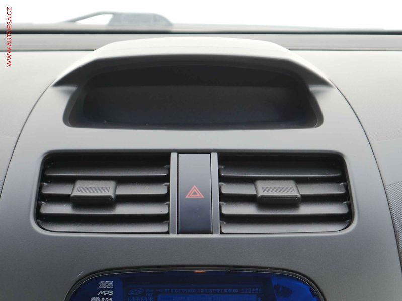 Chevrolet Spark (2011) 1.0i, AC - fotka 15 z 15