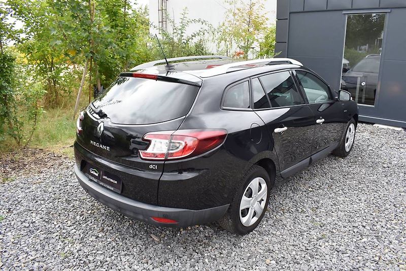 Renault Mégane 1,9 DCi BOSE,96KW,NAVI,PĚKNÝ - fotka 4 z 19