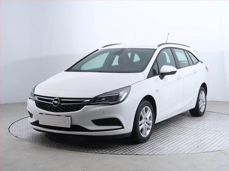 Opel Astra (2019) 1.4 T, Tempomat, Park. senzory - fotka 2 z 18