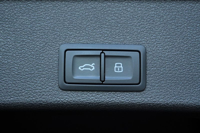 Audi A4 Allroad 50 TDI,Webasto, HUD, Kůže, B&O - fotka 42 z 46